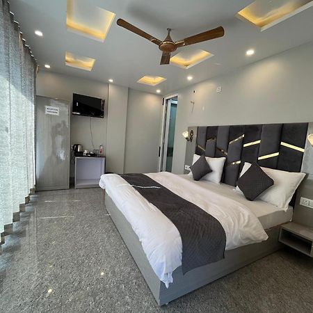 Hotel Grand Safari Kotdwāra Εξωτερικό φωτογραφία