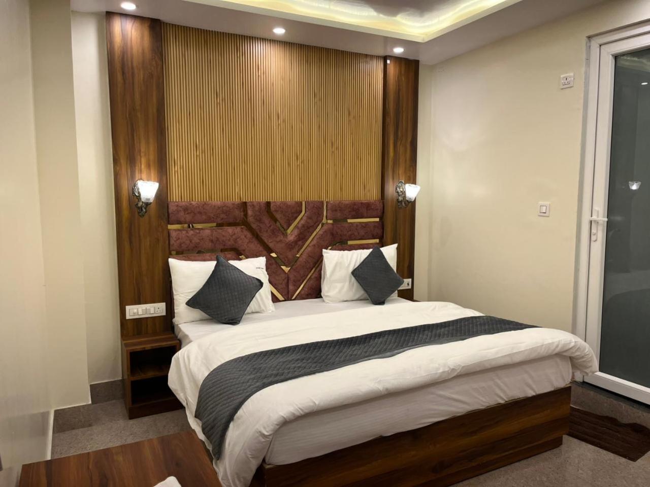 Hotel Grand Safari Kotdwāra Εξωτερικό φωτογραφία